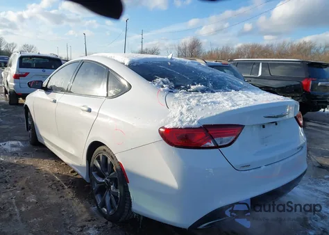 2015 Chrysler 200 S z USA, uszkodzony, nr VIN 1C3CCCDG5FN618122